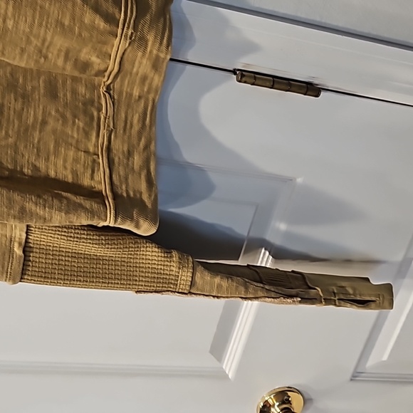 Top - Picture 3 of 6